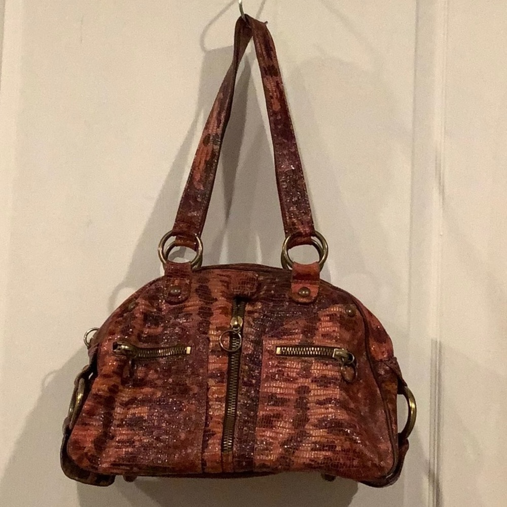 ROBERTO MENOGNI LEATHER SATCHEL BAG

PRICE DROP